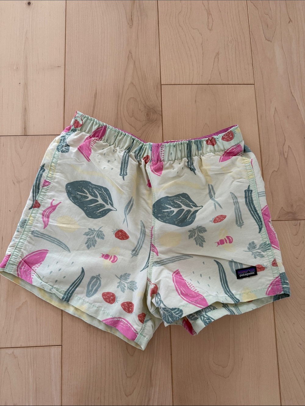 Patagonia baggies kids Pink & Green Botanical Print